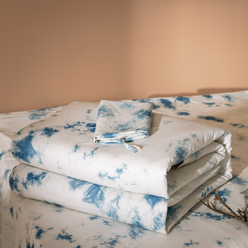 Indigo botanical-dyed linen-cotton duvet cover
